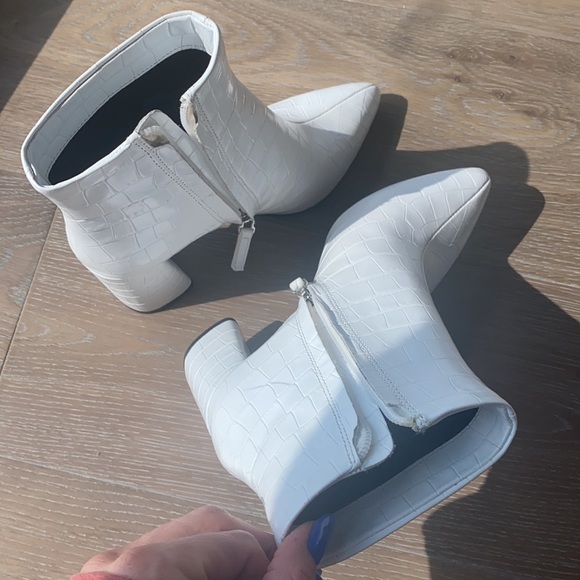 Alice + Olivia white patent leather boots - Picture 5 of 8